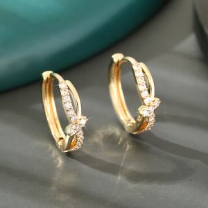 TEMU 1쌍 우아한 패션 구리 합성 지르코니아 보우 기하학 스터드 귀걸이, 휴일이나 데이트 선물용