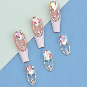 TEMU 6개 대형 속이 빈 네일 참 - Y2K 스타일의 긴 블링 네일 아트 장식, 멀티컬러 무지개빛 효과, 저자극성 및 내구성, 매니큐어, 네일 아트 용품, 반짝이는 네일 데코