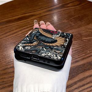 TEMU 폰 케이스: 아티스틱 드래곤 패턴 디자인 휴대폰 케이스 (손목 스트랩 포함) - Z Flip3, Z Flip4, W23 Flip, Z Flip5, W24 Flip, Z Flip6, Z Fold2, W21, Z Fold3, W22, Z Fold4, W23, Z Fold5, W24, Z Fold6용 - 스테인리스, 패셔너블, 트렌디한 인조 가죽