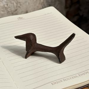 TEMU 1개 주철 소시지 강아지 피규어 데스크 장식, 작은 동물 오너먼트 미니어처 금속 선물 - 어머니날, 발렌타인데이, 졸업 시즌, 크리스마스, 할로윈 장식용 개 애호가 선물, 가을 홈 데코 컬렉터블 피규어