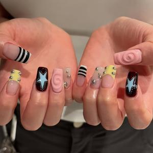 TEMU 10개 세트 핸드메이드 롱 워터 파이프형 재사용 가능 풀커버 손톱 – 3D 별, 스터드 & 디자인, 광택 메탈릭 믹스 컬러, 파티·행사·데일리 웨어에 완벽한 네일 아트 액세서리, 파티 데코