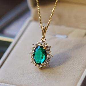 TEMU 여성용 우아한 목걸이 - 녹색 합성 에메랄드 스톤 펜던트와 골든톤 세팅, KC 금도금 체인 주얼리, 일상 및 정장 이벤트용, 결혼 기념일 생일 선물 - 경제적인 럭셔리 목걸이
