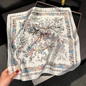 TEMU 100% 뽕나무 실크 빈티지 우아한 여성용 꼼꼼하게 그려진 꽃과 새 소형 사각 스카프 | 정교한 꽃과 새의 충돌과 고전적 독창성, 실크 드레이프의 풍성함, 우아함을 위한 넥타이, 고대의 매력을 위한 헤어밴드, 레이어링을 위한 가방끈, 일상복, 중국 스타일 의상, 가벼운 여행, 쉬운 스타일 전환에 적합, 하나의 다양한 우아한 스타일링 가능성 해제