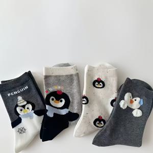 TEMU 3팩 여성용 귀여운 펭귄 발목/중목 양말 - 겨울용 따뜻하고 부드러운 펭귄과 눈송이 패턴 롱 양말 블랙/화이트/그레이 - 세탁기 사용 가능한 편안한 레깅스, 파티와 캐주얼 의상에 적합한 가을/겨울 스타일