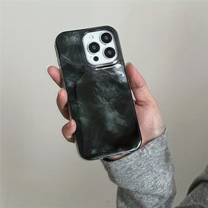 TEMU 스모키 블랙, 다크 그린, 주름 금속 포일 그라데이션 디자인의 휴대폰 케이스. iPhone 16, 11, 13, 15, 15 Plus, 15 Pro, 15 Pro Max, 12, 14 Pro Max, XS, XR, 11 Pro Max, 12 Pro, 12 Pro Max, 13 Pro, 13 Pro Max, 14 Pro 호환