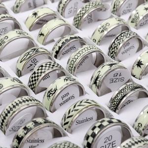 TEMU 20개/50개입 팩, 스테인리스 스틸 야광 스티커 반지, 야광 반지, 혼합 스타일 랜덤 발송, 반지 사이즈 17mm-21mm, 남성용 반지 도매