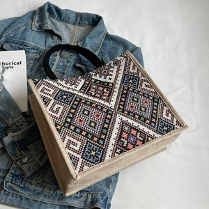 TEMU 1개 여성용 대용량 토트백 - 우아한 베이지, 블랙, 블루, 핑크, 골든, 브라운 색상의 넉넉한 작업, 여행, 쇼핑백 - 일상 및 공식 행사용 내구성 있는 폴리에스터 핸드백, 에스닉 패턴 디자인, 튼튼한 핸들 구조, 빈티지 스타일, 고품질 원단, 패션 애호가를 위한 선택