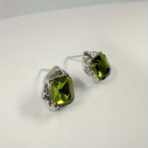 TEMU 2개 불규칙 올리브 그린 지르코니아 상감 스위트 쿨 템퍼먼트 귀걸이, 가을/겨울 프로모션, 우아하고 다재다능함, 데일리 출퇴근, 파티, 결혼식, 발렌타인데이, 휴일, 어버이날, 추수감사절에 적합