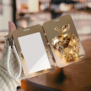 TEMU 골든 사과 모양 패션 럭셔리 기하학적 컷 디자인 장식, 프린트 패턴 카드 홀더 끈 포함 - ID 배지 홀더, 신용카드 홀더, 의사 간호사 카드 홀더, 버스 카드 홀더, 학생증 홀더 손목 스트랩 포함, 사무직원, 학생, 간호사, 의사, 교사에게 적합 - 할로윈, 부활절, 추수감사절, 생일에 완벽한 다용도 액세서리, 방 장식에 적합