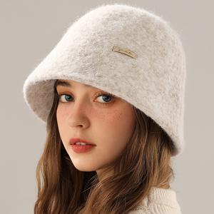 TEMU 고급스러운 가죽 라벨이 특징인 디자인의 여성용 모자입니다. 부드러운 플러시 낚시 모자로 가을과 겨울에 완벽하며 따뜻함과 바람을 막아줍니다. 스타일리시하고 다재다능한 넓은 챙의 버킷햇으로 모든 상황에 적합합니다.|모자|벙거지모자