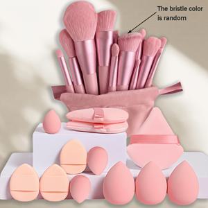 TEMU 메이크업 도구 세트: 13피스 메이크업 브러쉬 세트 + 12피스 메이크업 스펀지 세트, 삼각형 파우더 퍼프 3개, 미니 에어 쿠션 파우더 퍼프 3개, 물방울형 파우더 퍼프 3개, 미니 물방울형 스펀지 3개 포함. 리퀴드 블러셔에 적합