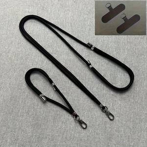 TEMU 이중 버클이 있는 조절 가능한 휴대폰 끈 2개 세트 (손목 스트랩 및 테더 패드 포함). 아이폰 및 다양한 휴대폰 기기에 적합합니다. 모든 휴대폰을 위한 다용도 블랙 및 그레이 크로스바디 끈 디자인|핸드폰스트랩