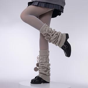 TEMU 여성용 다크 그레이 따뜻한 양말 한 쌍, 폼폼 장식이 있는 탄성 있는 쉐이핑 양말 커버가 특징이며 부츠 및 청바지에 적합, 손세탁/드라이 클리닝, 다용도 패션 액세서리, 겨울 따뜻한 양말, 부츠 커프 강화, 질감 있는 원단