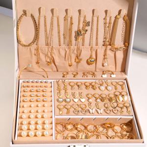 TEMU 115개 세트의 패셔너블하고 우아한 하트 모양 나비 펜던트 귀걸이, 목걸이, 팔찌, 반지, 이어 스터드, 링. 또는 파티에 완벽하며 선물용으로 이상적입니다. 골드 색상의 스타일리시 주얼리 (케이스 없음)