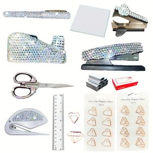 TEMU 11-피스 블링 사무실 책상 액세서리 세트, 박힌 연필꽂이, 스테이플러, 가위, 편지 칼, 스테이플러, 펜, 자, 스티커 노트, 종이 클립 포함 - 플러시 마운트, 파우더 코팅 ABS, 경량 특징