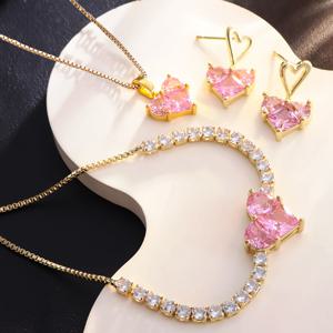 TEMU 4개/세트 스타일리시한 스위트 핑크 하트 큐빅 합성 지르코니아 펜던트 귀걸이 목걸이 팔찌 세 가지 조합 주얼리 세트, 여성용 우아하고 다용도 액세서리 - 휴가 파티 데이트 캐주얼 복장 크리스마스 발렌타인데이 새해 선물
