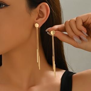 TEMU 세련된 여성용 귀걸이 한 쌍. 기하학적 원형 디자인과 긴 태슬 요소가 특징이며, 일상복, 파티, 그리고 휴일 선물로 완벽합니다.