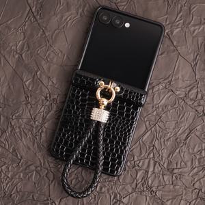 TEMU 휴대폰 케이스 - 레트로 악어 가리비 디자인의 유광 인조 가죽 휴대폰 케이스, 인조 장식 넥스트랩 포함, 삼성 갤럭시 Z 플립 모델 3부터 7까지 호환|폰케이스|케이스