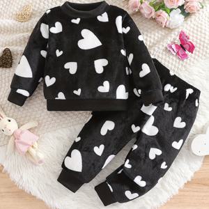 TEMU 여아용 스타일리시 하트 시리즈 투피스 세트, 가을/겨울 플란넬 의상, 신상 보온 속옷 세트, 야외 활동 및 복장에 적합