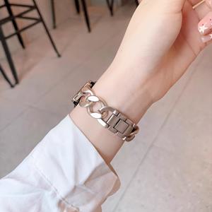 TEMU 이 스타일리시하고 유연한 시계 밴드는 일상적인 사용에 완벽합니다. 편안하고 통기성이 뛰어난 데님 스타일의 스테인리스 스틸 디자인을 자랑하며 Huawei GT, Samsung, 그리고 다양한 다른 브랜드와 호환되며 20mm에서 22mm 사이의 다양한 사이즈에 적합합니다. Quic|스마트워치