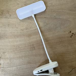 TEMU 기숙사 필수품 클립형 독서등 - 침대 헤드보드 책상 램프, 3색상 3단계 밝기, 유연한 구스넥 클램프형 북라이트, 침대 메이크업용