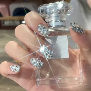 TEMU Y2K 24개 은색 글리터 인조 손톱, 우아하고 반짝이는 스타일, 세련되고 다재다능함, 피부톤 개선, 여행 및 외출 필수템, 휴일 선물로 완벽