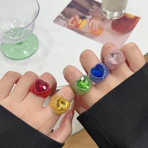 TEMU 여성 및 파티에 적합한 세련되고 귀여운 캔디 컬러 하트 디자인 반지 5종 세트 (수제 제품은 약간의 결함과 색상 변이가 있을 수 있으며 이는 정상적입니다)