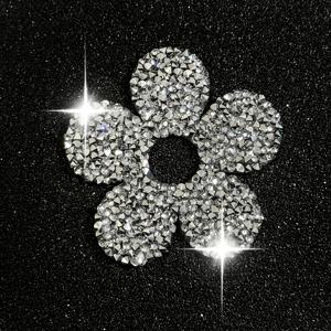 TEMU 1/2개 라인스톤 아이언온 패치, 글리터 플라워, 아이언 전사 패치, 남성 및 여성 의류 액세서리, 독특한 패치 원단 스티커, 개인용 DIY에 적합, 옷, 신발 및 모자, 데님, 가방 등