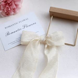 TEMU 이 반짝이는 린넨 피쉬테일 얀은 폭 1.5인치, 길이 106인치입니다. 부드러운 소재로 제작되었으며 선물꽃 포장에 완벽합니다. 결혼식, 발렌타인데이, 크리스마스와 같은 행사에 장식하기에 이상적입니다.