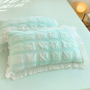 TEMU 세련되고 부드럽고 통기성이 좋은 투피스 세트의 체크 무늬 버블 거즈 베개 커버. 6가지 색상으로 제공되며, 정교한 레이스 장식이 특징이며, 공주 테마 침구에 적합하며 모든 계절에 완벽합니다.