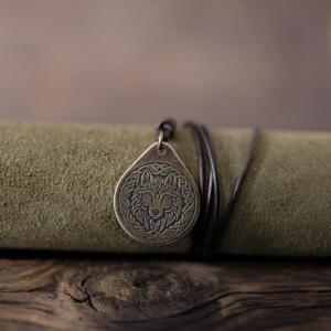 TEMU 켈틱 울프 목걸이/펜던트. 구리 제작, 조절 가능한 가죽 끈 포함