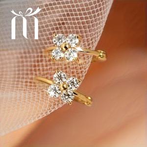 TEMU 2개 4엽 잎 디자인 합성 지르코니아 귀걸이, 작은데도 우아한 여성 패션 액세서리, 데일리 외출 및 데이트를 위한 니치 디자인 주얼리, 빈티지 스타일, 스타일, 구리 포스트, 귀여운 귀걸이