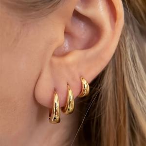 TEMU 세련되고 미니멀한 와이드 구리 후프 귀걸이 6개 세트. 파티 및 휴가 장식에 완벽하며, 창의적인 선물로 좋습니다.