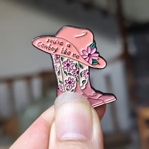 TEMU 창의적이고 재미있는 가사 브로치 모자 꽃 부츠 배지 옷가방 액세서리 친구를 위한 선물, 휴일 선물