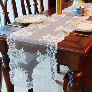 TEMU 1개 폴리에스터 화이트 메쉬 원단, 흰색 실 자수 꽃무늬 컨트리 아웃도어 웨딩용 홈 키친 테이블보, 벽장 및 침대 옆 탁자 신발장 드레싱 테이블 커버, 파티 플레이스매트, 가족 모임 장식, 피크닉 야외 장식, 결혼 시즌 선물