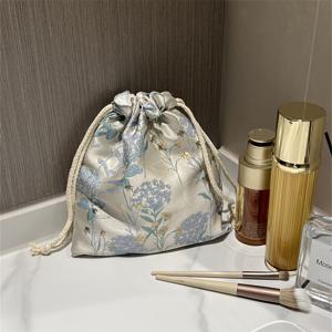 TEMU 드로스트링 플로럴 메이크업 가방, 여성 여행 필수품, 제품 정리함, 메이크업 파우치, 동전 및 립스틱 화장품 보관 가방, 여행 가방 정리함, 생리대 보관 가방, 메이크업 브러쉬 세트 보관 파우치, 네일 폴리쉬 정리함