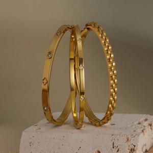 TEMU 커플을 위한 클래식 4잎 클로버 디자인의 금색 304 스테인리스 스틸 팔찌 3개 세트입니다. 저렴하면서도 우아한 빈티지 스타일로 데이트, 뮤직 페스티벌, 결혼식에 완벽합니다.