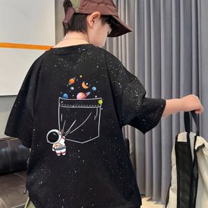 TEMU 소년용 우주 비행사 행성 프린트 반팔 티셔츠 - 블랙 루즈핏 여름 캐주얼 상의, 통기성 세탁 가능한 소재, 어린이 & 청소년용, 비행사 셔츠, 어린이 놀이 옷, 마이크 테마 의류, 비투명 직물