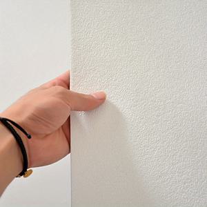 TEMU 2.8미터 자가 접착식 3D 패널 벽지 - 방음 비닐 스티커, 현대적 디자인 침실·거실·홈오피스용, 쉬운 설치, 내구성 & 세련된 장식, 침실 벽장식, 간편설치 벽지, 현대적인 인테리어, 방음벽지