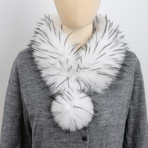 TEMU 고급스러운 느낌의 여성용 자카드 패션 스카프, 인조 플러시 따뜻함과 우아한 폼폼 장식이 특징이며, 여성들을 위한 독특한 스카프