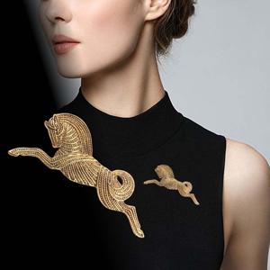 TEMU 정교한 빈티지 스타일의 질주하는 전쟁마 브로치 및 핀 주얼리 1개, 우아한 디자인으로 매력을 뽐내며 스카프, 재킷, 가방 등 다양한 장면을 장식, 결혼 파티, 추수감사절, 어머니의 날 선물용으로 완벽