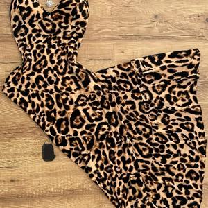 TEMU 여성용 프린트 슬리브리스 비치 드레스 - V넥, 플리츠 니트 레인저 휴가 스커트, 봄/여름 리조트 웨어, 블랙 & 브라운 동물 패턴, 폴리에스터 소재, 캐주얼 엘레강스 | 섹시한 비치웨어 | 광택 있는 텍스처|민소매