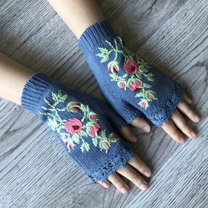 TEMU 세련된 핸드메이드 코바늘 엣지와 3색 플로럴 자수가 특징인 여성용 겨울용 반장갑 한 쌍