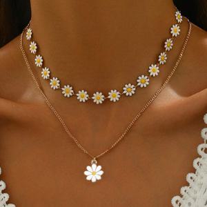 TEMU 여성용 패셔너블 펜던트 목걸이 2개 세트, 스타일리시한 클래식 데이지 체인 초커 목걸이 (창의적인 흰색 꽃 펜던트 포함), 이니움 합금으로 제작된 이중 레이어 칼라 목걸이, 여름 파티, 휴가 및 모임에 적합