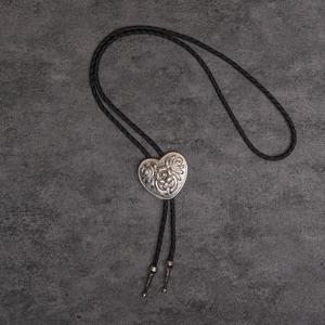 TEMU 트렌디한 여성 목걸이 1개, 천연 터키석 볼로 타이와 인조 가죽 코드가 특징입니다.