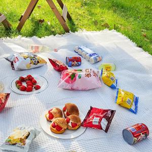 TEMU 휴대용 두꺼운 야외 담요 - 체크무늬 화이트와 갈색 프린지, 캠핑, 해변, 정원 및 피크닉용 내구성 있는 사계절용 던지기 담요, 소파, 침대 또는 마당 장식에 완벽함, 피크닉 담요, 비치 블랭킷, 아늑한 담요, 찢어짐 방지 원단|캠핑매트