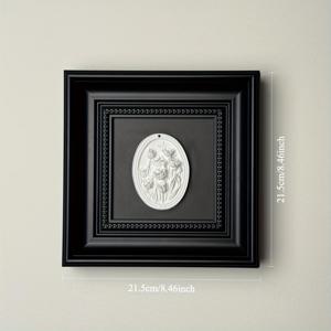 TEMU 흰색과 검은색 프레임이 있는 석고로 제작된 3D 장미 조각 벽걸이 예술 작품 1개. 이 석고 벽걸이 예술 작품은 책상 장식용으로 사용되며 결혼 선물로도 적합합니다. 거실, 침실, 사무실의 장식을 향상시킬 수 있습니다.