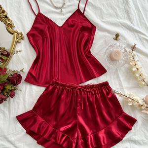 TEMU 여성용 핑크 사틴 두피자 세트 - 레이스 트림, 러치드 허리, V넥 탱크 탑 & 반바지, 올시즌 편안함, 로맨틱한 데이 디자인, 로맨틱한 의상|레이스 트림 반바지|무늬 없는 질감, 여성용 파자마