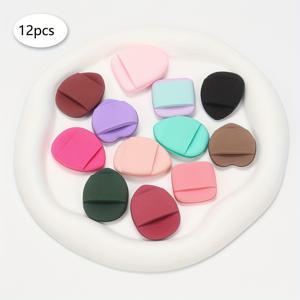 TEMU 핑거 에어 쿠션 퍼프 10개/12개 세트, 랜덤 색상 및 모양의 멀티컬러 메이크업 스펀지. BB크림, 리퀴드 파운데이션, 컨실러 블렌딩용 뷰티 스펀지. 국소적인 잡티와 기미 커버에 특히 적합하며, 눈가, 콧등, 입가의 정밀한 컨투어링에 더 적합. 수분에 활성화되는 라텍스 프리 건식/습식 겸용 파운데이션 메이크업 스펀지, 모든 피부 타입에 적합