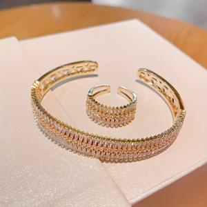 TEMU 나비 꽃 디자인의 스타일리시한 여성용 오픈 반지 및 반지 세트. 구리 재질에 도금 처리되었으며, 합성 지르코니아로 제작되었습니다. 및 축제 행사에 완벽하며, 발렌타인데이, 어버이날에 적합합니다.